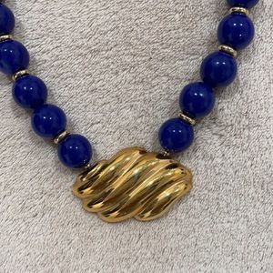 💎 AVON VINTAGE BEADED NECKLACE. 16”